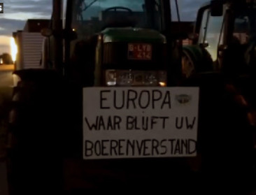 Parlement opent met ritueel slachten en landbouwcrisis