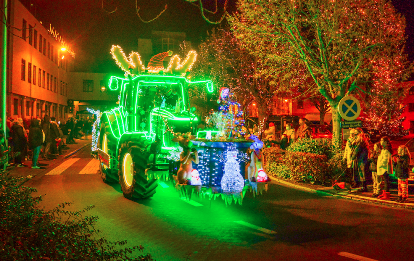 60 verlichte tractorparades brengen warmte en kerstmagie in Vlaanderen