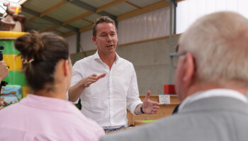 Meer dan 8.200 zorggasten vonden in 2024 plek op een zorgboerderij