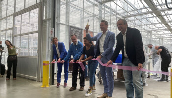 Gloednieuw praktijkcentrum opent de deuren naar innovatieve tuinbouw