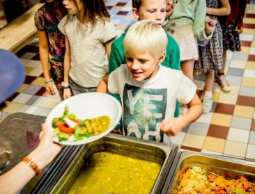 Huiswerk voor overheid na rapport over voedingsbeleid op scholen