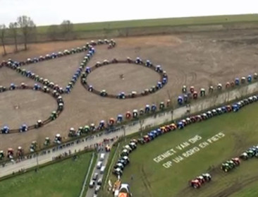 Boeren wekken sympathie op met hun wielerwedstrijdactie