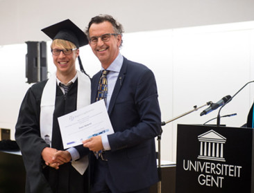 Twee UGent-studenten krijgen Bayer Award voor scriptie