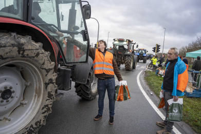 Tractorprotest_bevoorrading