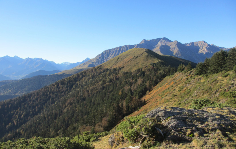Franse en Spaanse boeren blokkeren grensovergang Pyreneeën