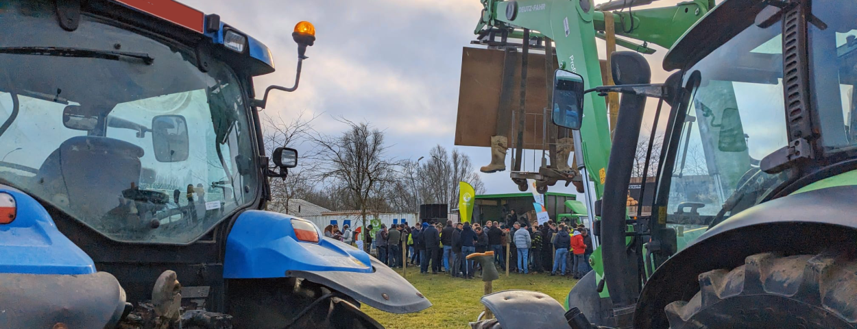 tractor slogan protest 2