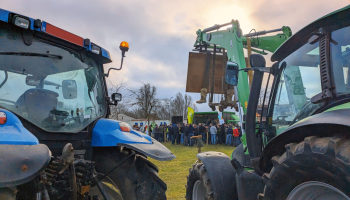 Boerenprotesten tegen Nederlandse stikstofplannen: "Onze maat is vol"