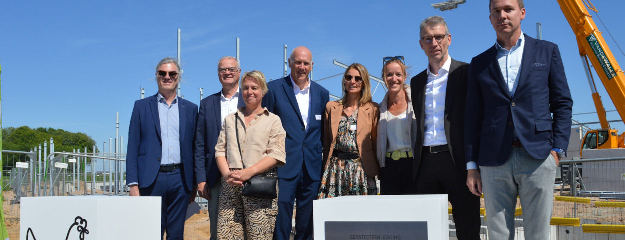 Eerste steenlegging pluimvee innovatie centrum ilvo - ©Vilt