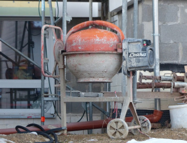 Demir verwerpt vernietigend betonrapport: “cijfers achterhaald”