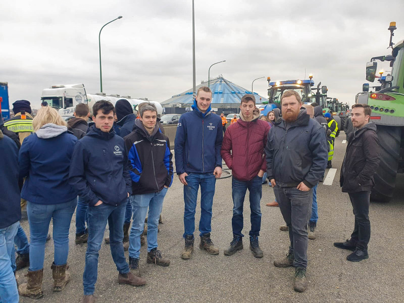 phille renders en medestanders op ring van Antwerpen