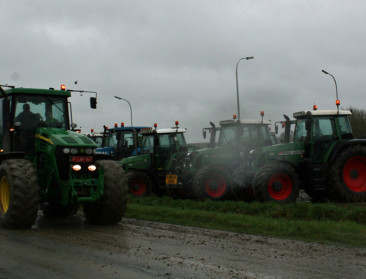West-Vlaanderen sensibiliseert rond modder op de weg