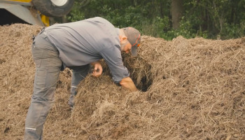 CAG-podcast graaft met beide handen in compostverleden