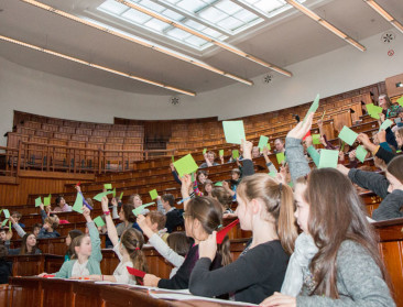 Jongeren denken na over het voedsel van de toekomst