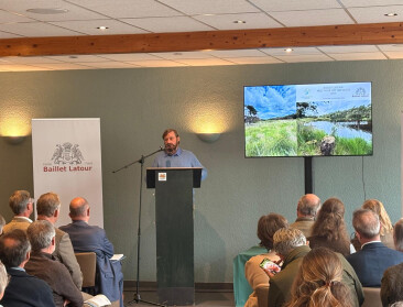 ILVO-boerderijmanager Thijs Vanden Nest verkozen tot 'Verdienstelijke Ambtenaar 2026'