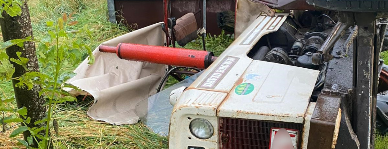 tractor omgewaaid nummerplaat