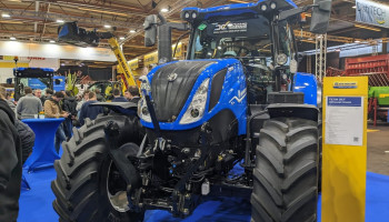 Eerste tractor op biomethaan voorgesteld op landbouwbeurs Agriflanders