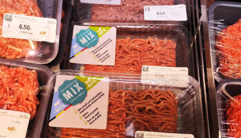 Ook Colruyt springt op de kar van hybride vlees