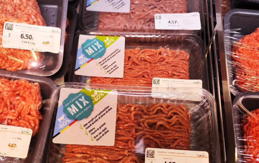 Ook Colruyt springt op de kar van hybride vlees