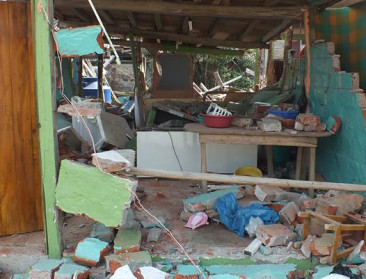 Ecuadoriaanse boeren leven op straat na aardbeving