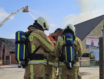 150 koeien overleden bij zware boerderijbrand in Alveringem