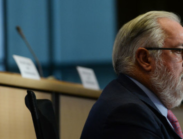 Klimaatcommissaris schroeft ambitie voor 2030 terug