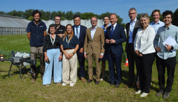 Eurocommissaris Serafin bij ILVO: “We moeten meer investeren in onderzoek, ondanks budgettaire beperkingen”