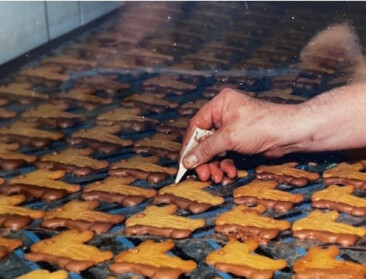 Konijnkoekje, honing uit De Merode, witte speculaas en Waas spek erkend als streekproduct