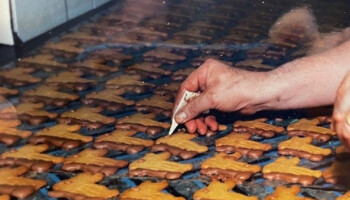 Konijnkoekje, honing uit De Merode, witte speculaas en Waas spek erkend als streekproduct