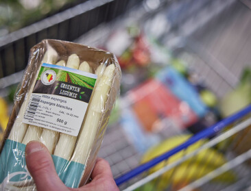 Van veld tot rek: hoeveel werk zit er in één asperge?