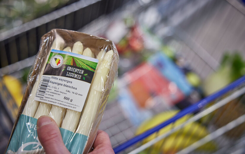 Van veld tot rek: hoeveel werk zit er in één asperge?
