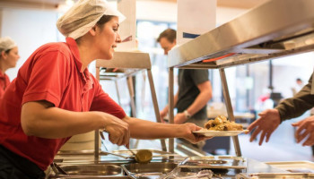 Plantaardig aanbod studentenrestaurants groeit: “Maak veggie standaardkeuze”