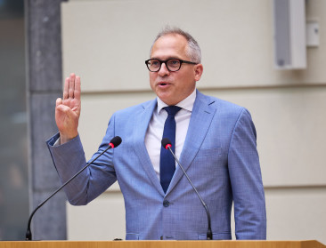 Dit zijn de ministers van de regering-Diependaele I