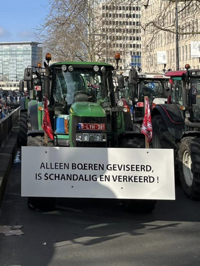 tractorprotest slogan 1
