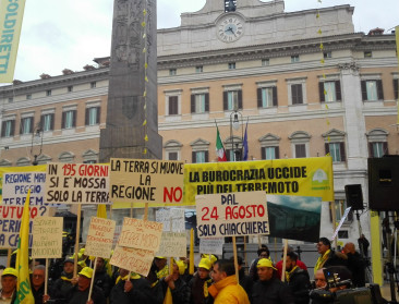 Italiaanse landbouwers zijn wachten op noodsteun beu