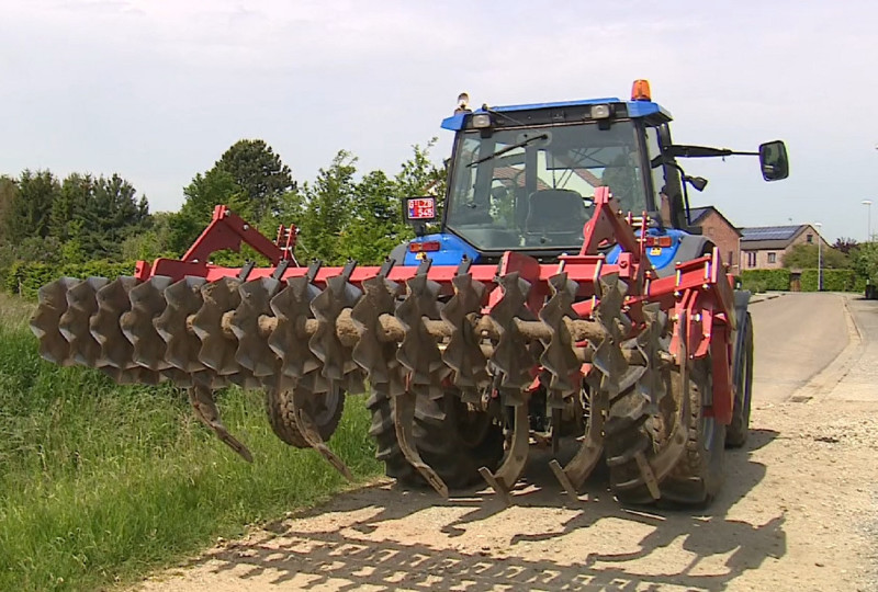 nietkerendebodembewerking-koolstof-carbon-tractor-1250