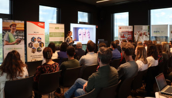 Ervaring meets energie: Honderd jonge diervoederprofessionals zoeken inspiratie bij voorgangers