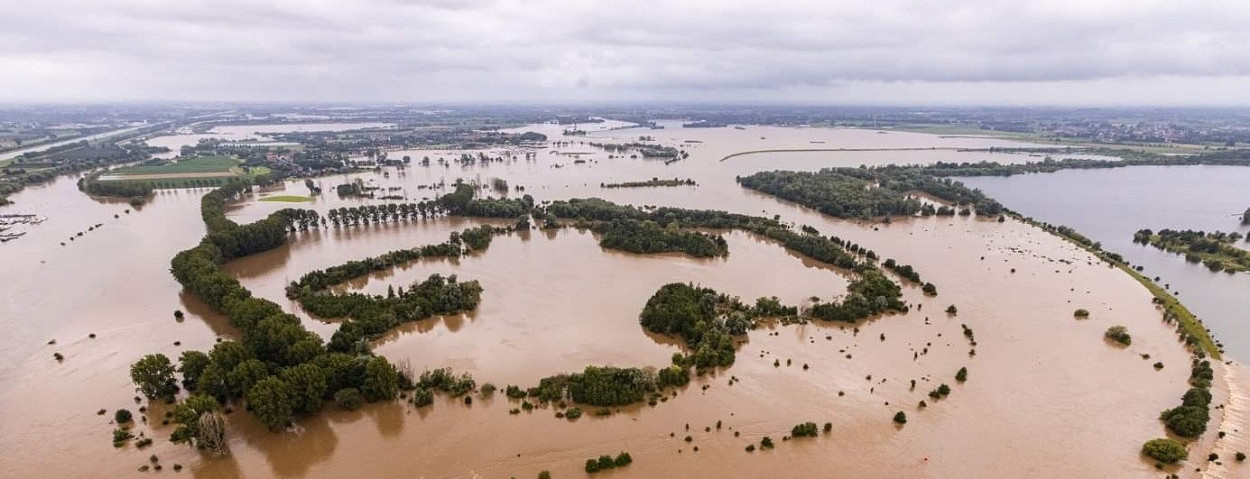 wateroverlast-overstroming-schade-juli2021-twitterWaterlandschapLimburg-WLomgeving-1250