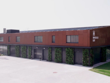 Veel rookschade in nieuw onderzoekscentrum VEG-i-TEC na zware brand