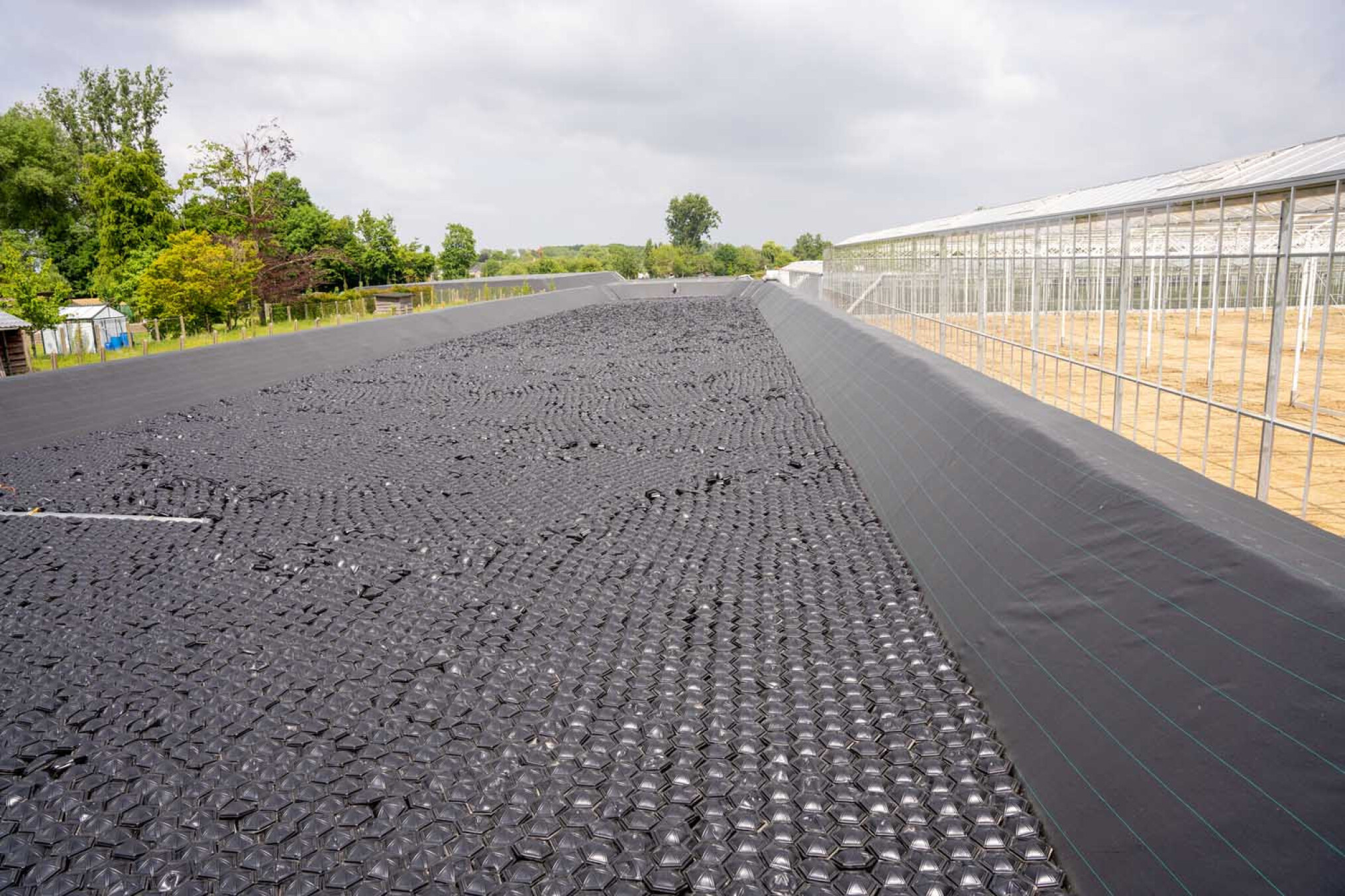 Afdekken waterbasis wegens vermeende muggendreiging